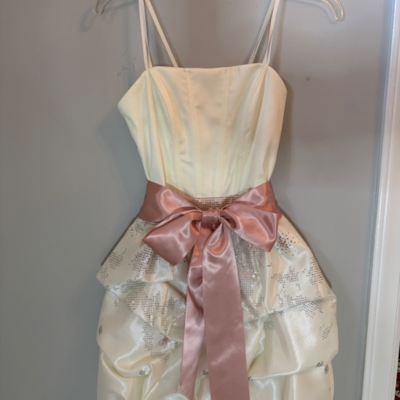 Jessica McClintock Jr. Size 1 Creme Bubble Hem Dress with Dusty Rose Satin Bow - Picture 7 of 7